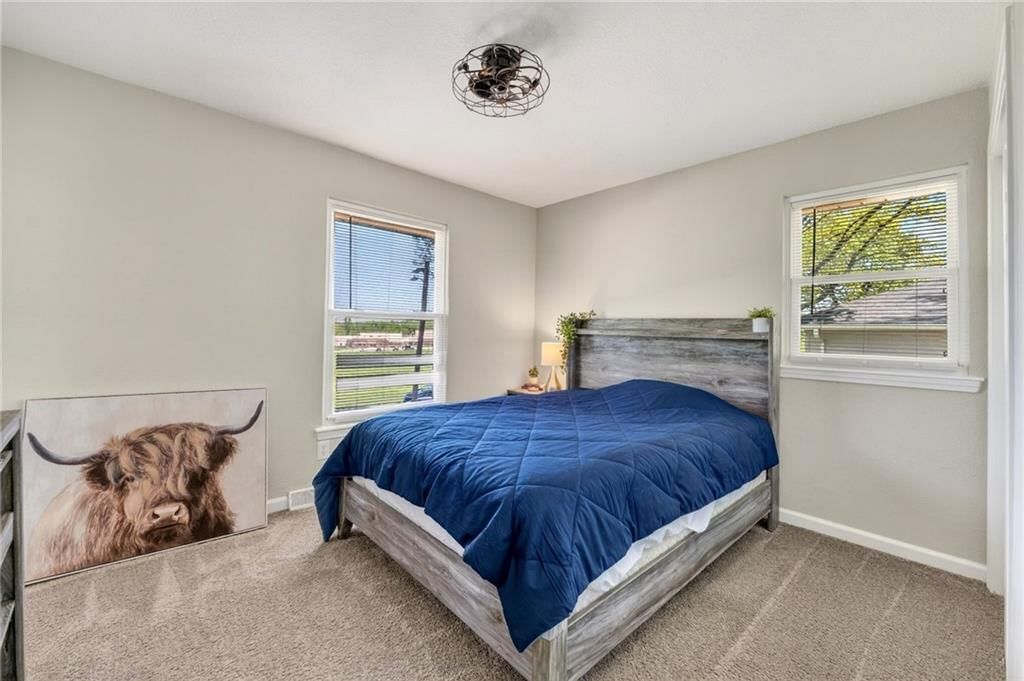 1715 Karlton Way — photo 11