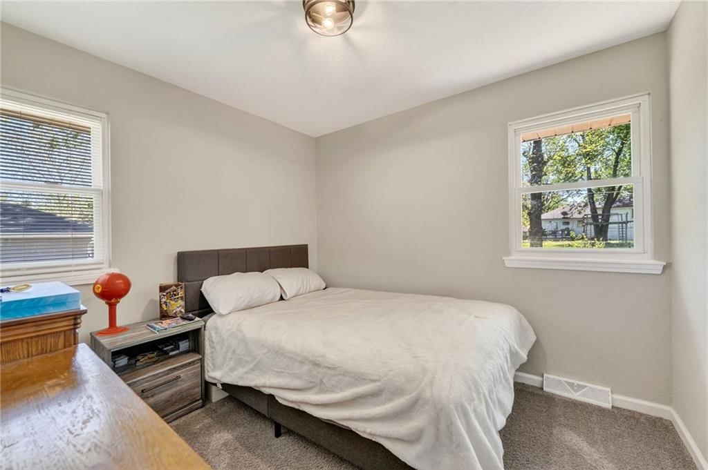 1715 Karlton Way — photo 14