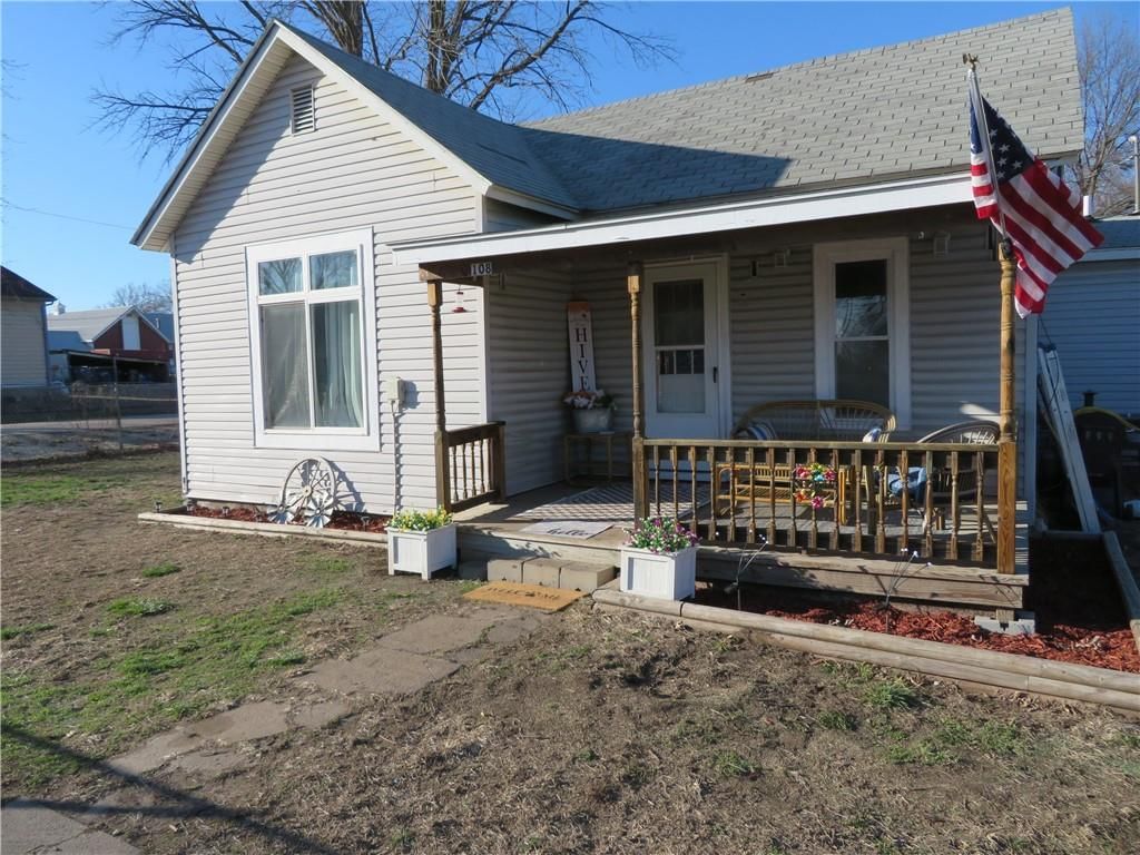 108 W Lake Street — photo 2