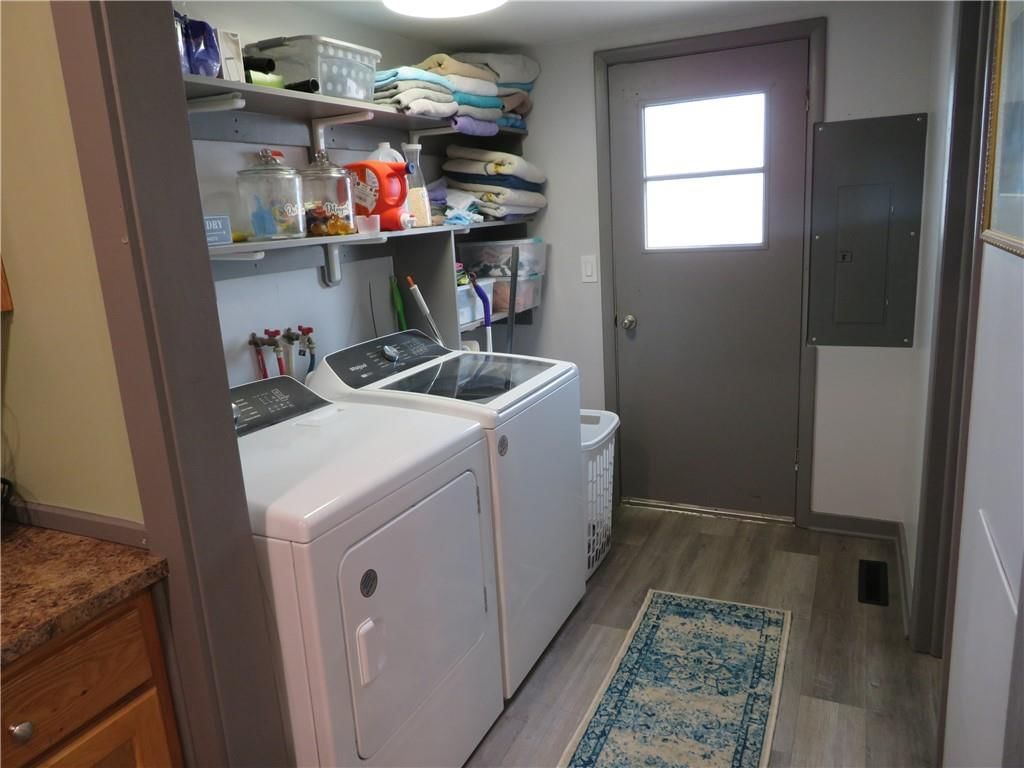 108 W Lake Street — photo 28