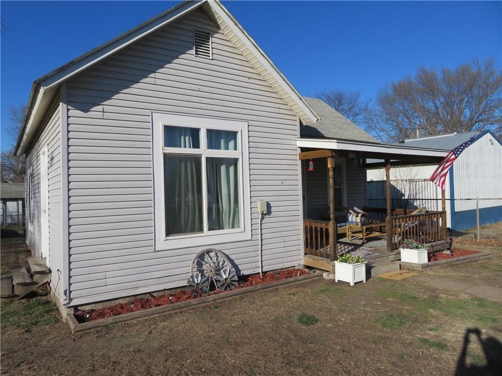 108 W Lake Street — photo 44