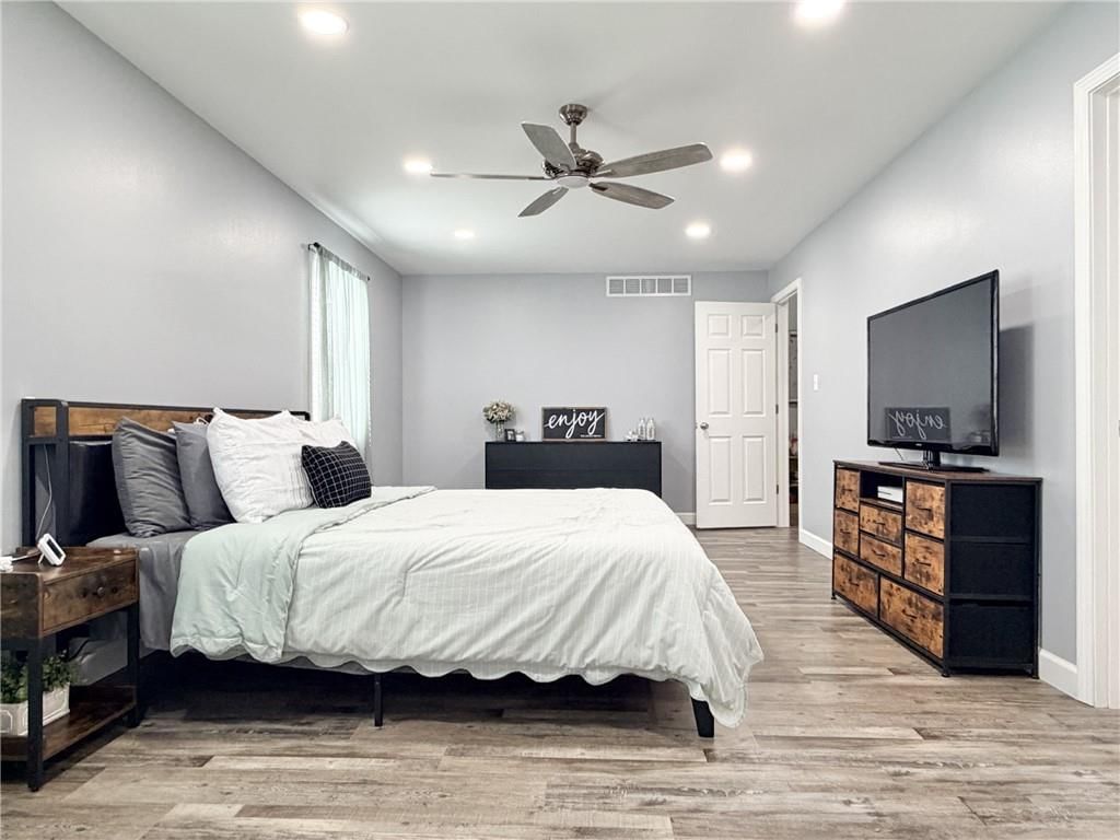 810 Town and Country Lane — photo 12