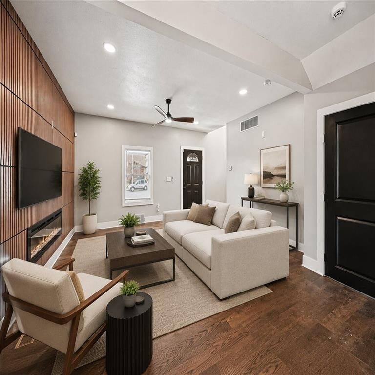 4435 Troost Avenue — photo 3