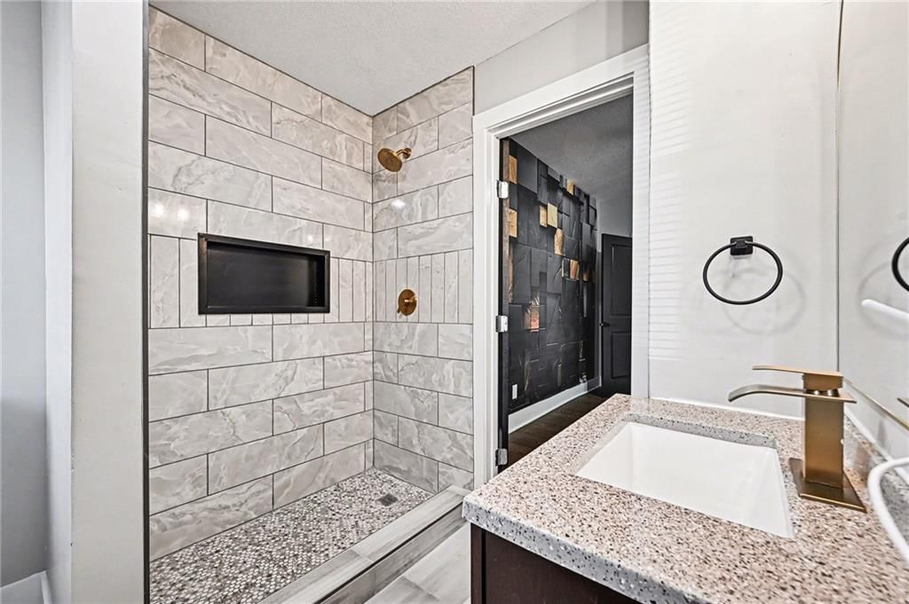 4435 Troost Avenue — photo 13