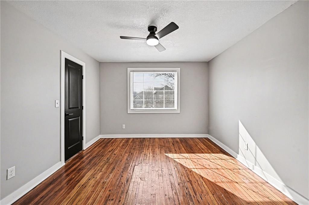 4435 Troost Avenue — photo 14
