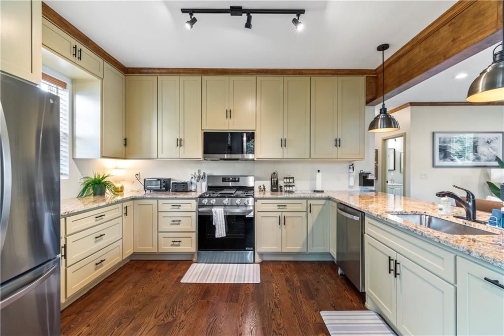 3412 Charlotte Street — photo 12