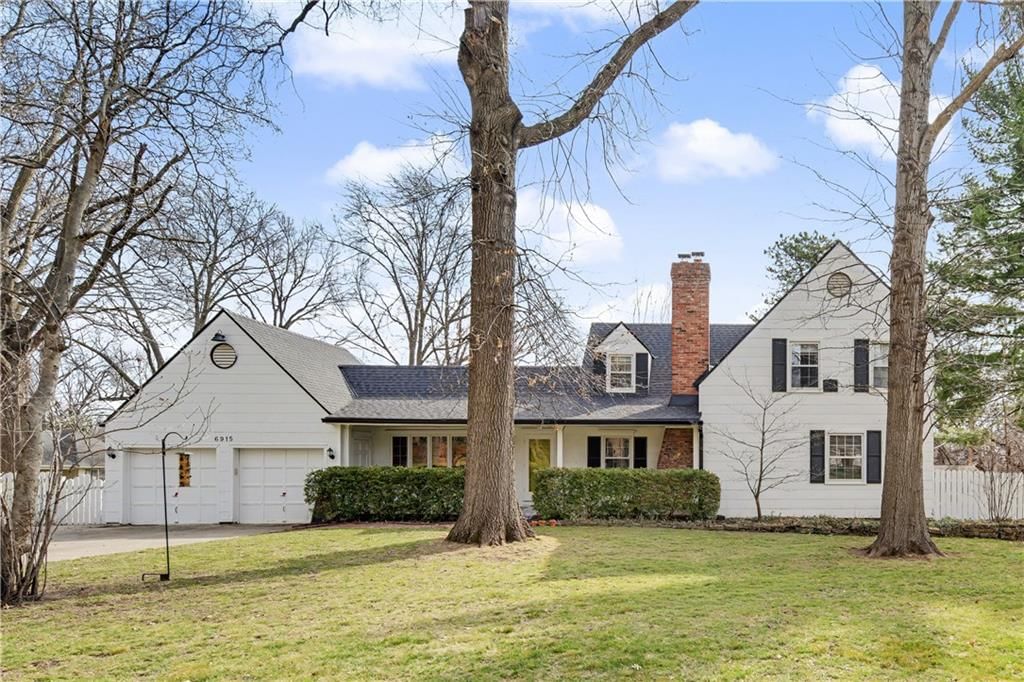 6915 Reeds Road, Prairie Village, KS