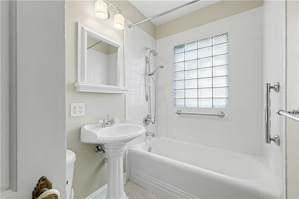 6915 Reeds Road — photo 27
