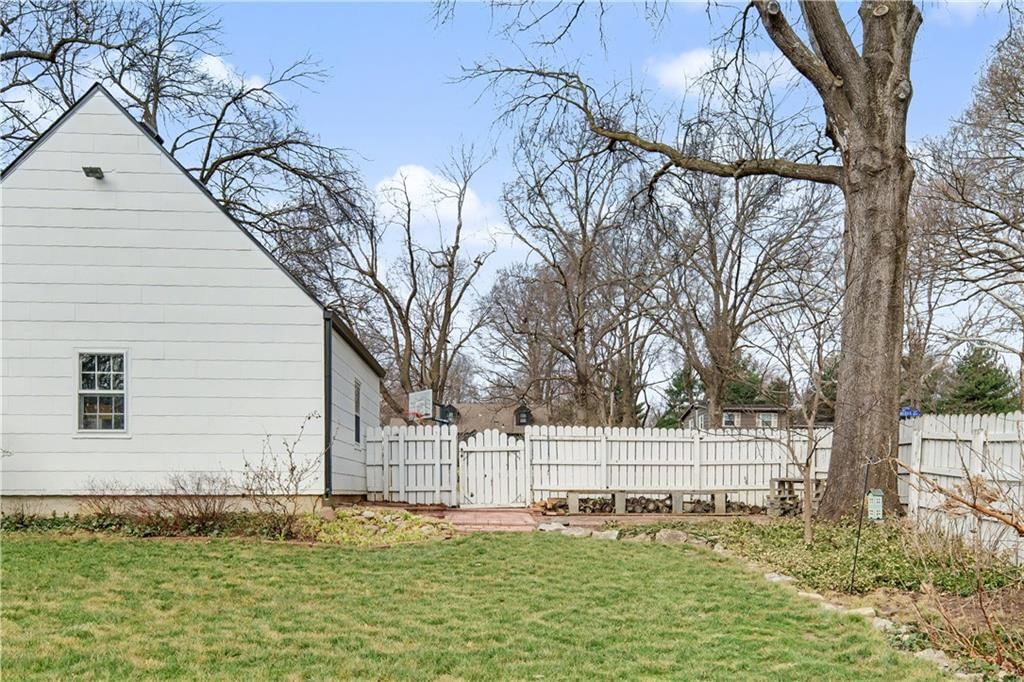 6915 Reeds Road — photo 38