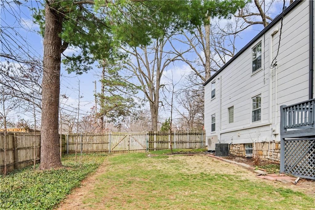 6915 Reeds Road — photo 39