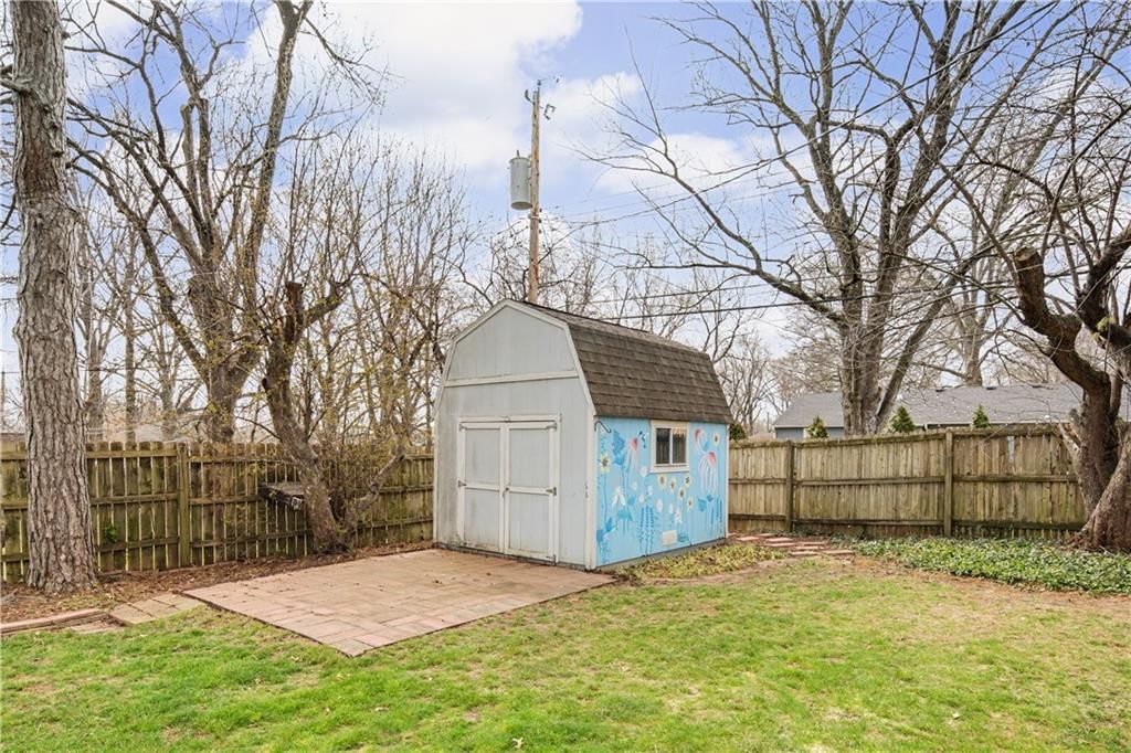 6915 Reeds Road — photo 45