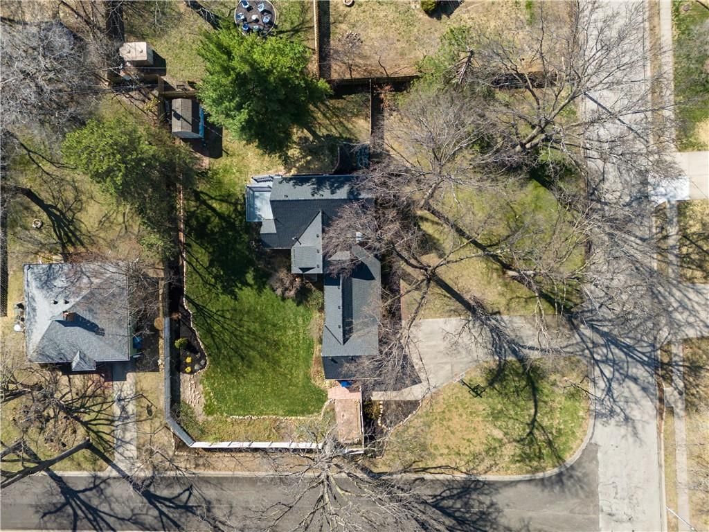 6915 Reeds Road — photo 47