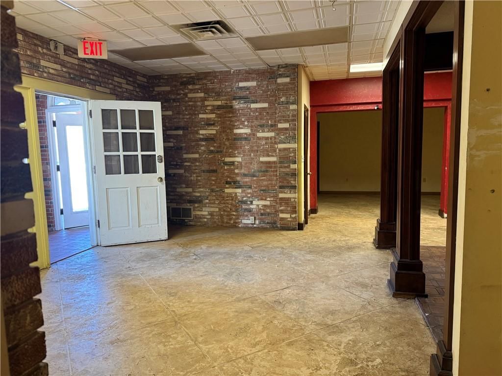 321 W Broadway Avenue — photo 3