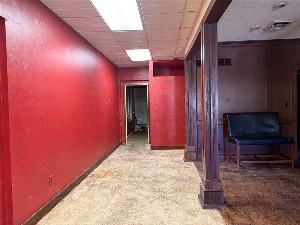 321 W Broadway Avenue — photo 5