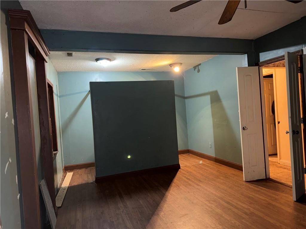 321 W Broadway Avenue — photo 8
