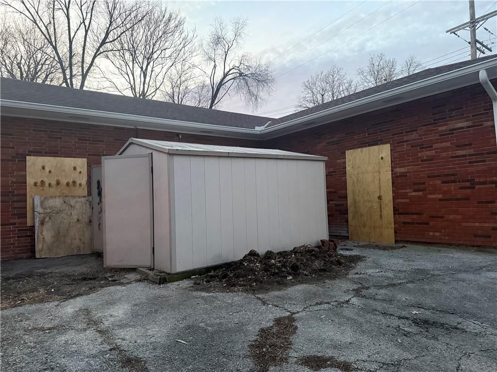 321 W Broadway Avenue — photo 18