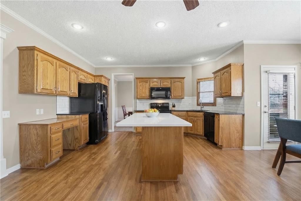 12128 Hardy Street — photo 4