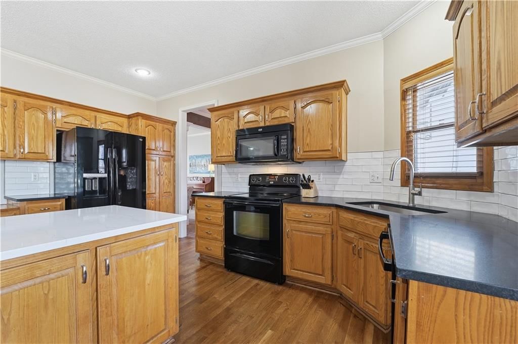12128 Hardy Street — photo 9
