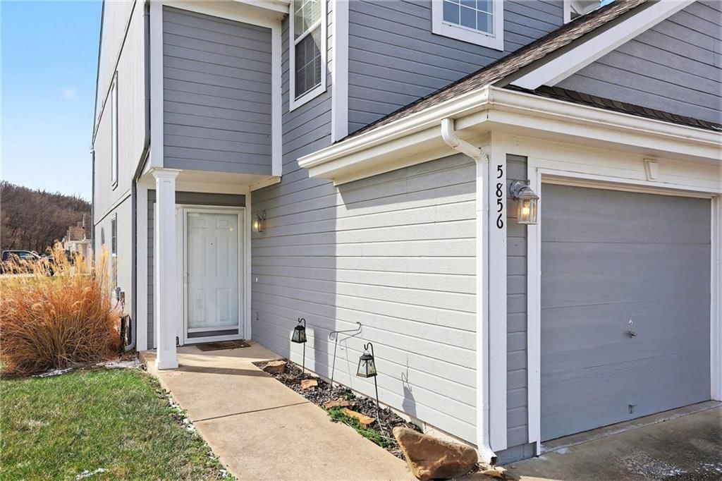 5856 NW Plantation Lane — photo 3