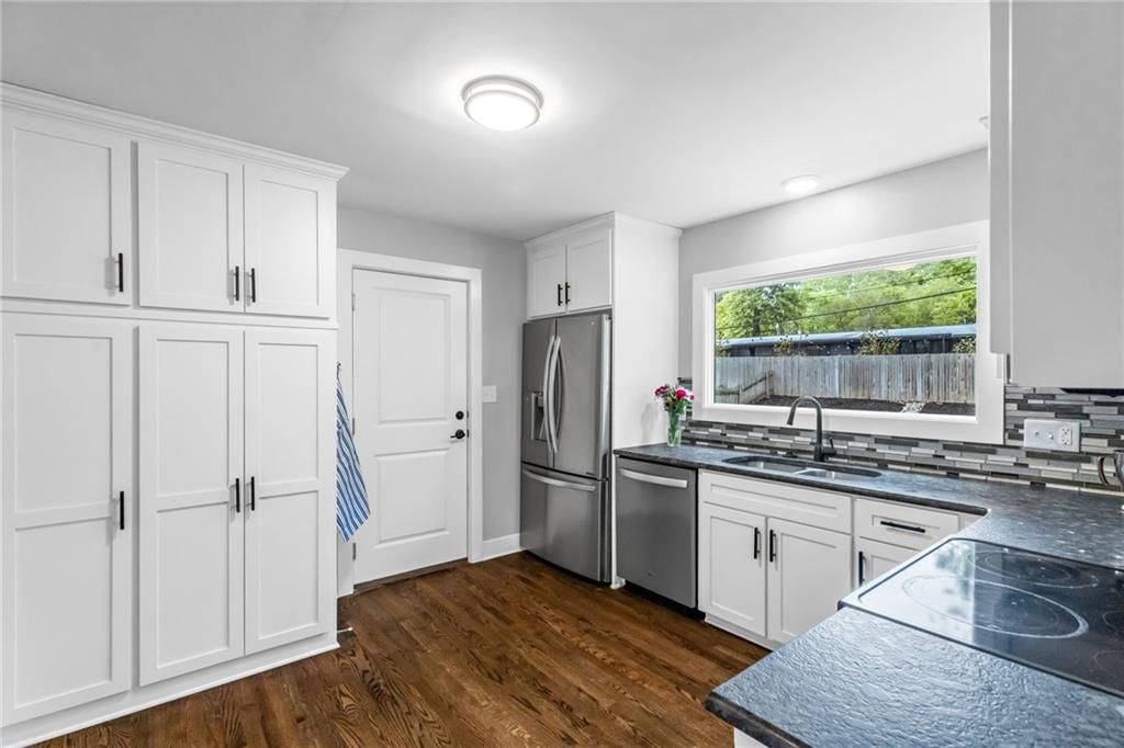 3118 W 79th Street — photo 11