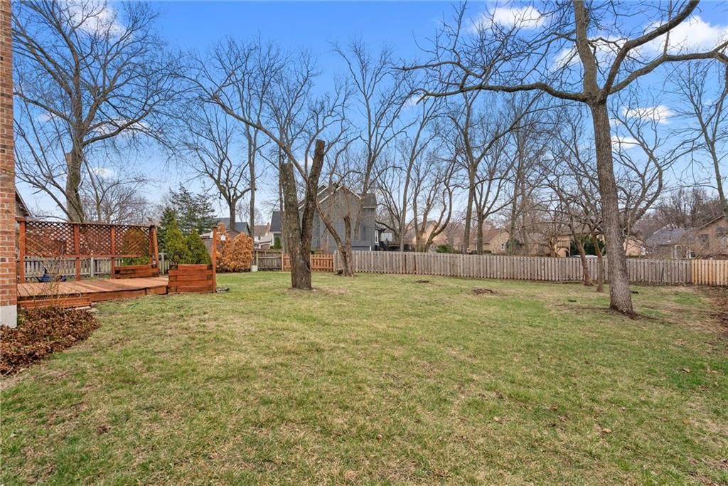 9529 W 116th Terrace — photo 34