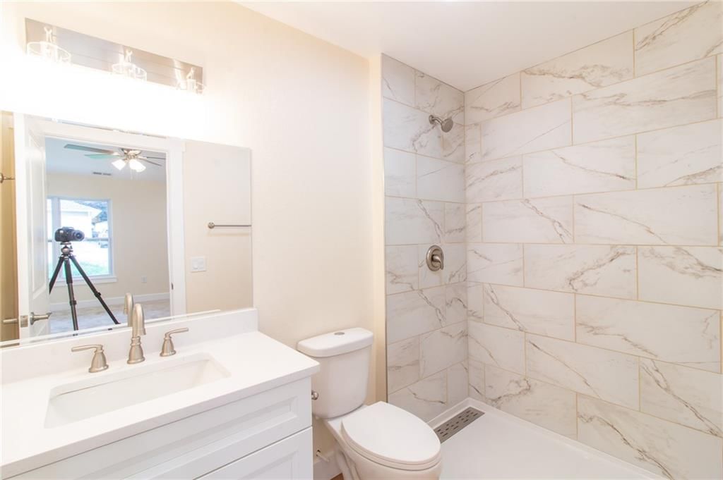 206 W 4th Street — photo 19