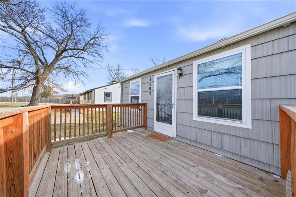 5609 N Walnut Street — photo 4