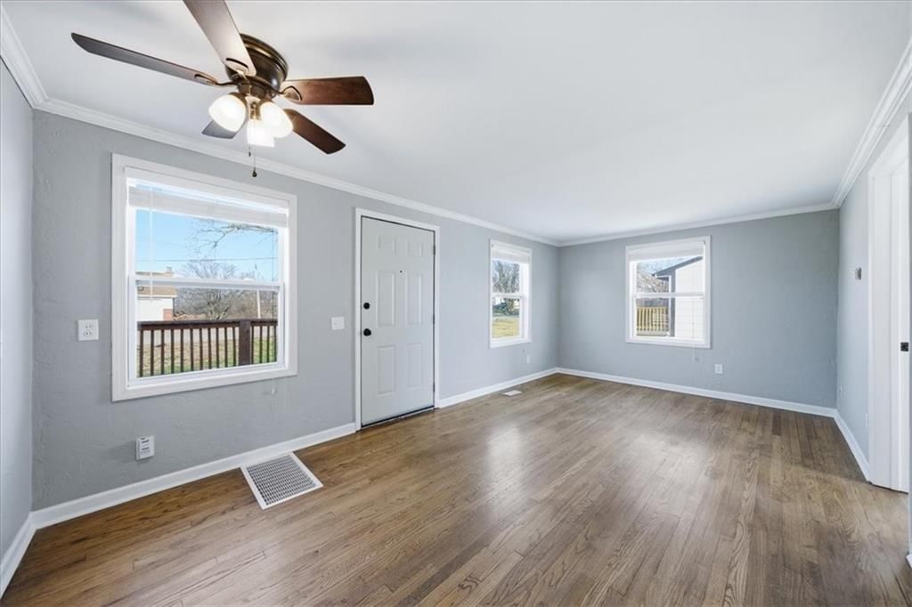 5609 N Walnut Street — photo 6
