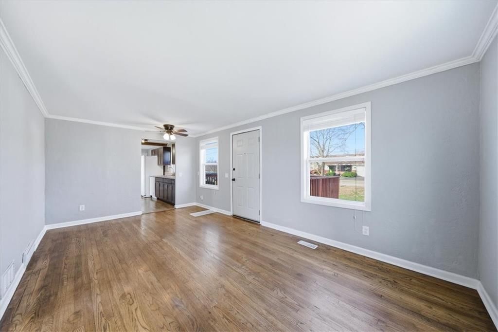 5609 N Walnut Street — photo 7