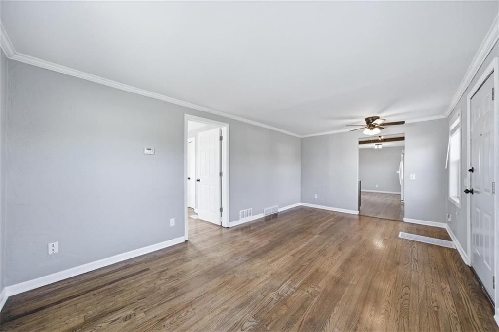 5609 N Walnut Street — photo 8