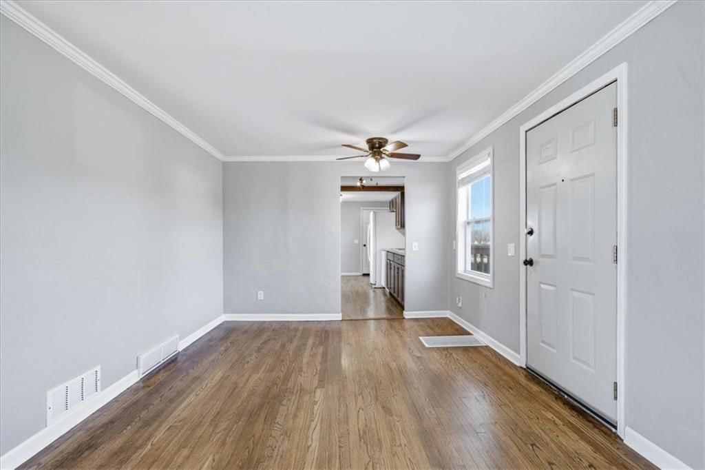 5609 N Walnut Street — photo 9