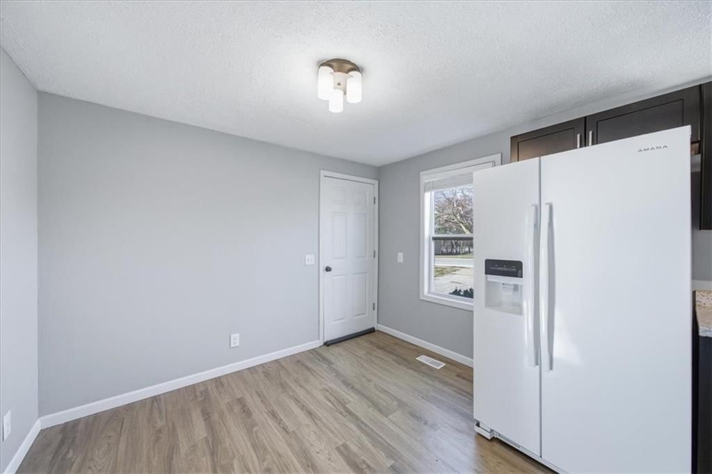 5609 N Walnut Street — photo 17