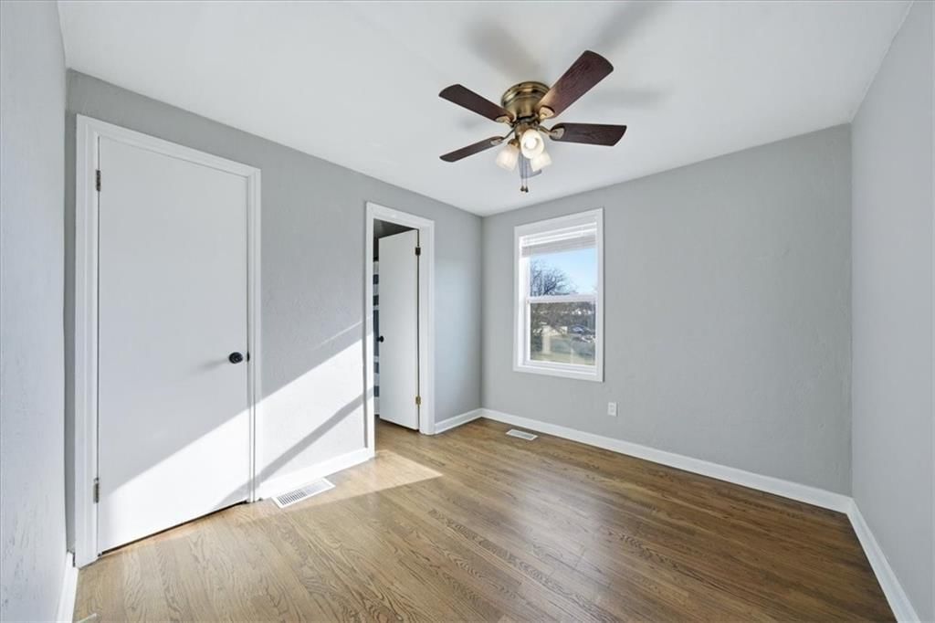 5609 N Walnut Street — photo 21