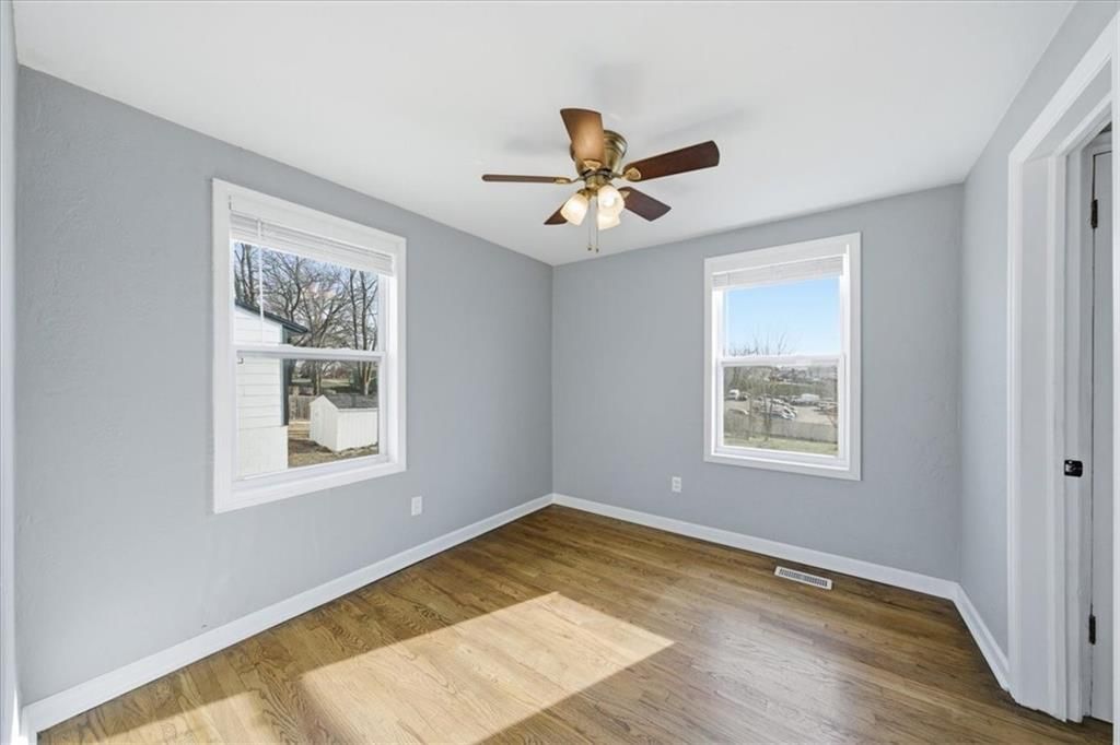 5609 N Walnut Street — photo 25