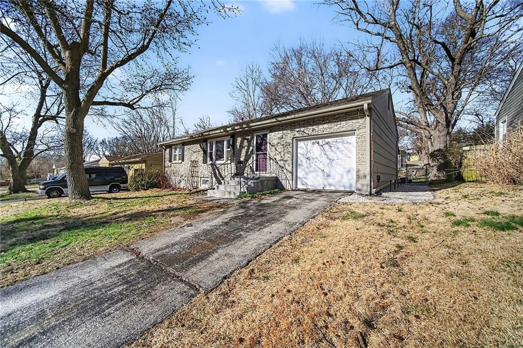 8210 Mcgee Street — photo 3