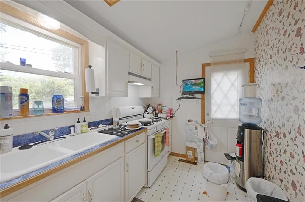 322 Arch Street — photo 13