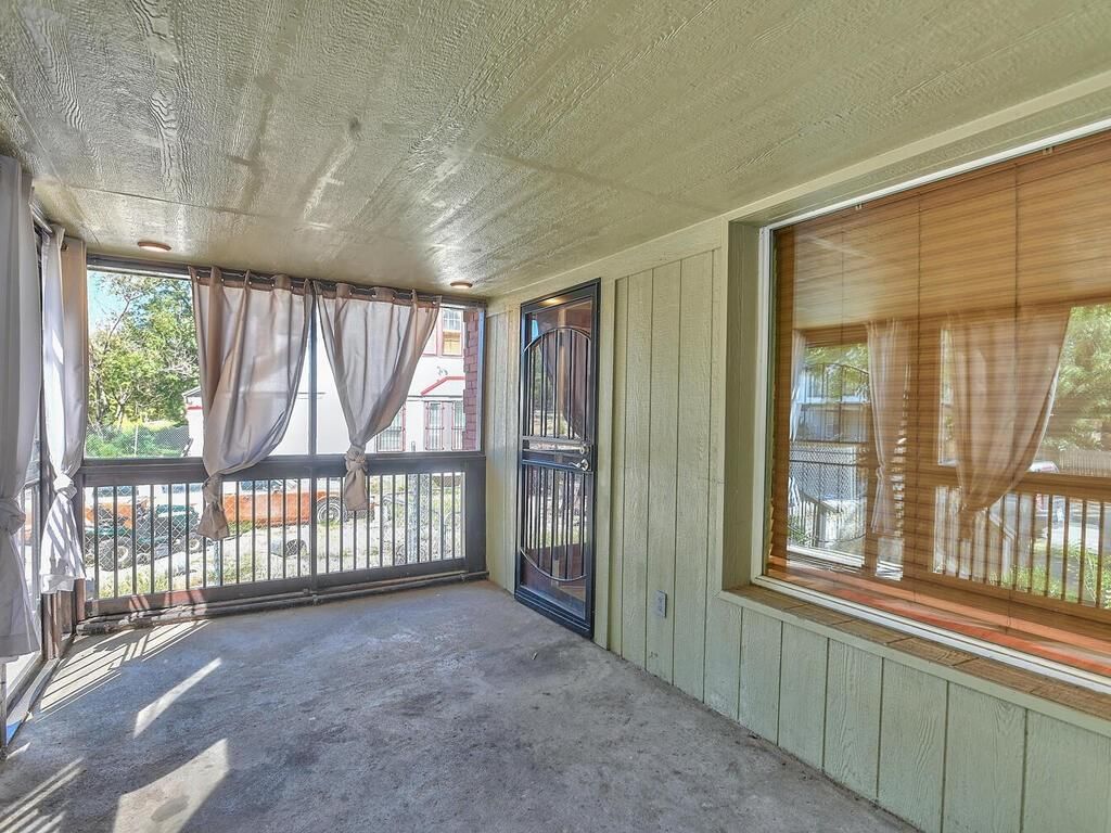2943 Garfield Avenue — photo 11