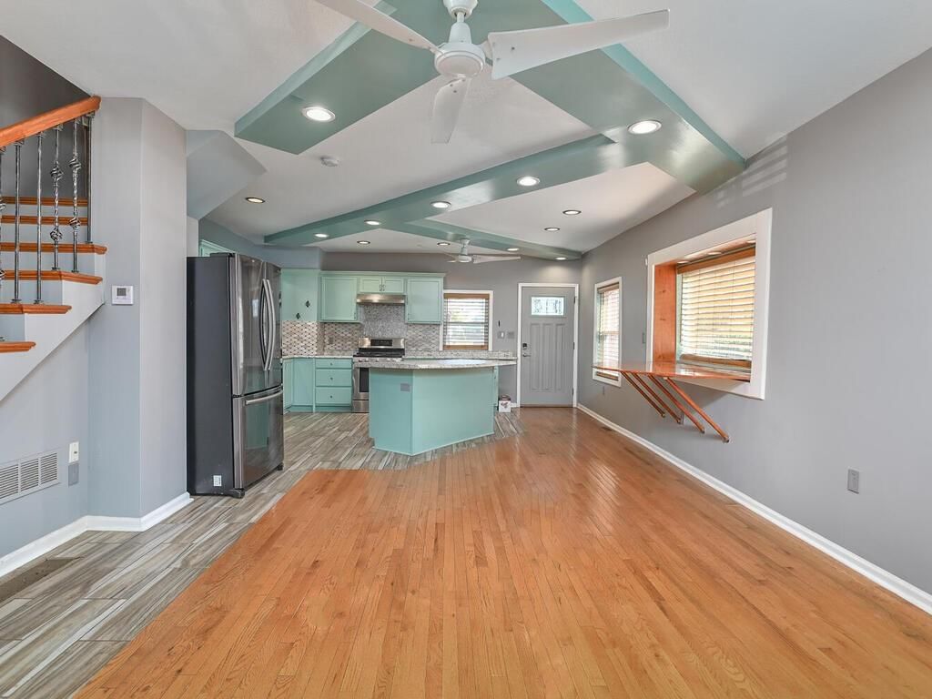 2943 Garfield Avenue — photo 14