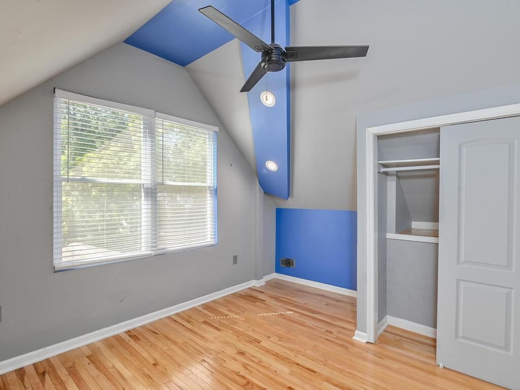2943 Garfield Avenue — photo 26