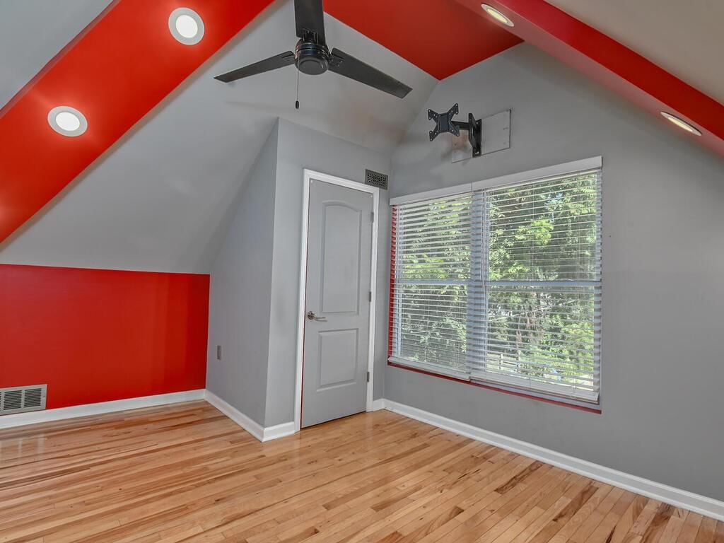 2943 Garfield Avenue — photo 30