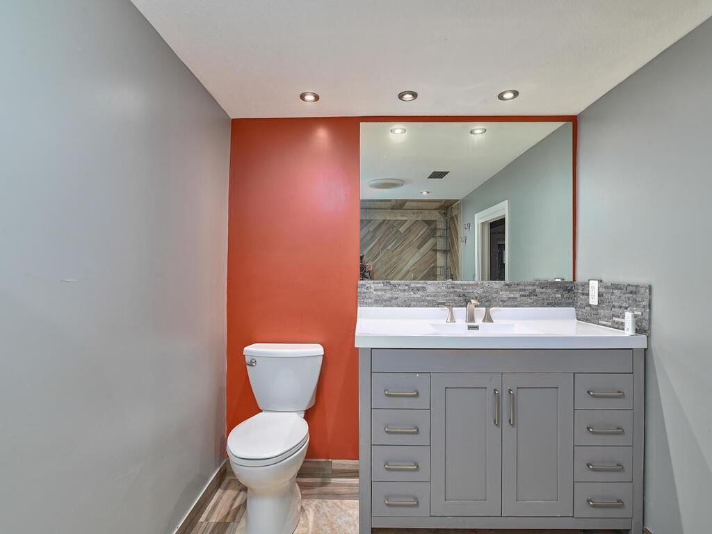 2943 Garfield Avenue — photo 32