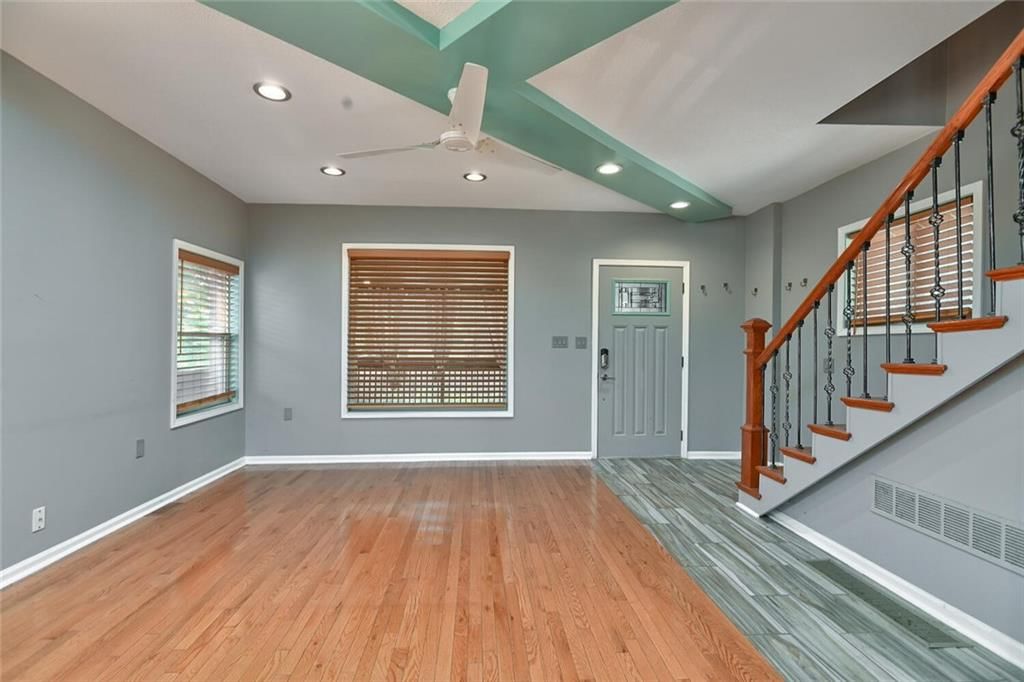 2943 Garfield Avenue — photo 40