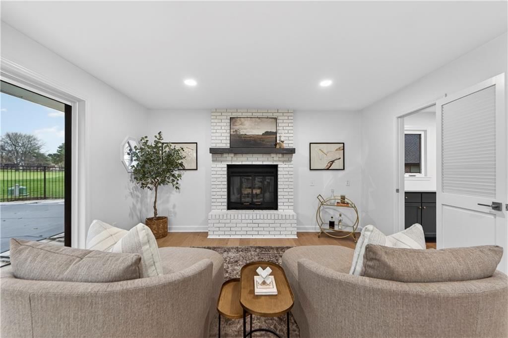 12815 Pembroke Circle — photo 33