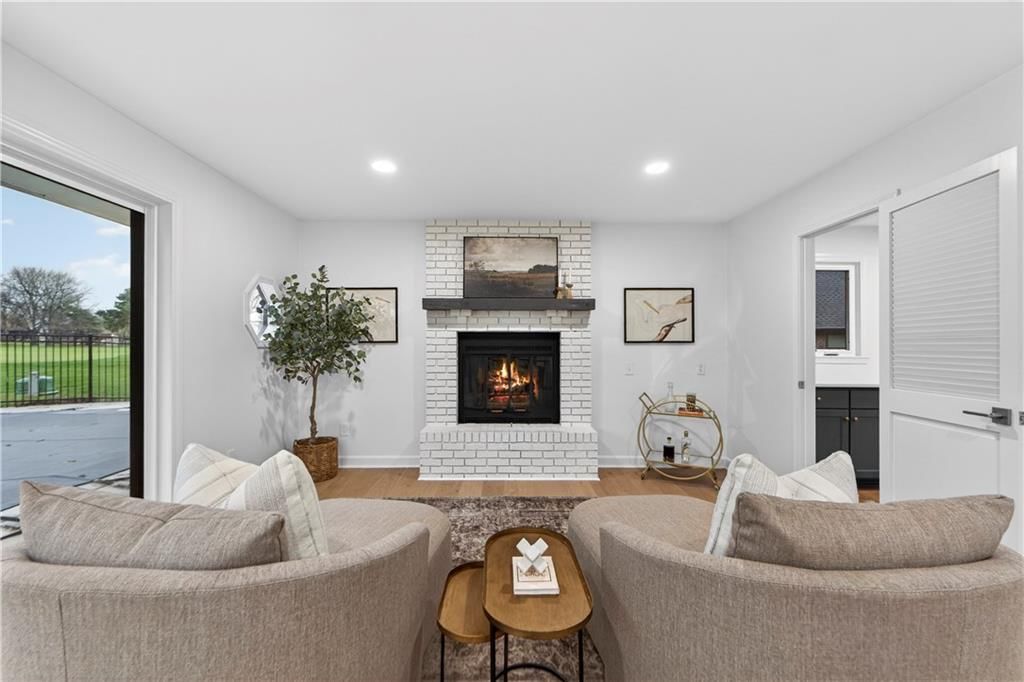 12815 Pembroke Circle — photo 34