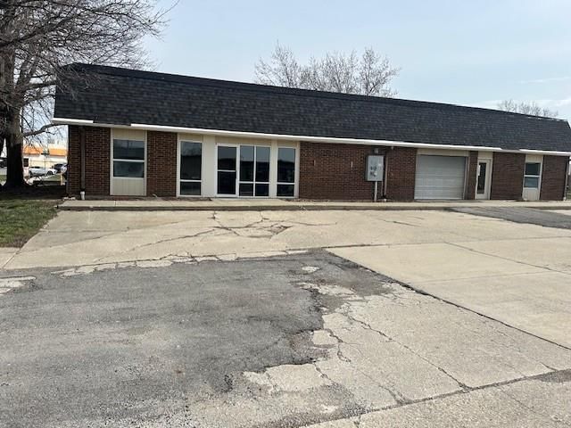 2852 Four Wheel Drive, Lawrence, KS