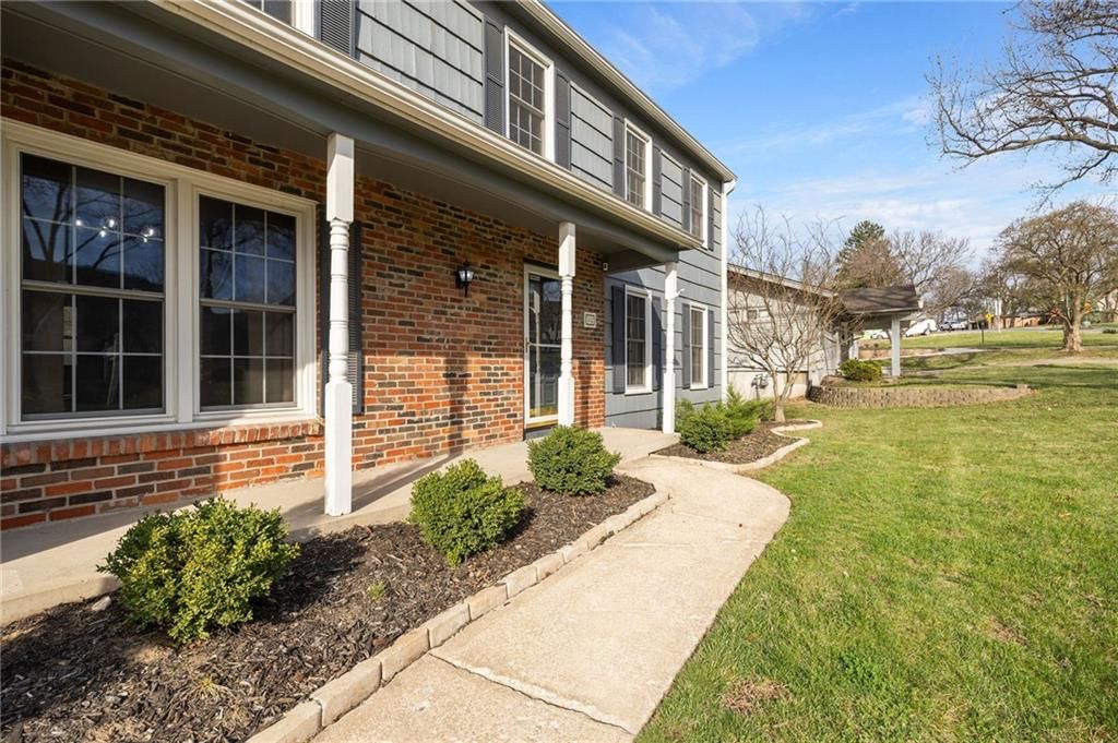 412 NW Briarcliff Road — photo 2