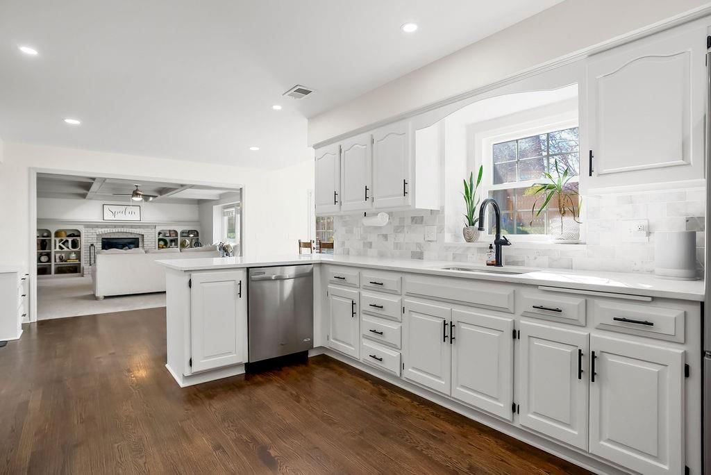 8352 Oakview Circle — photo 15