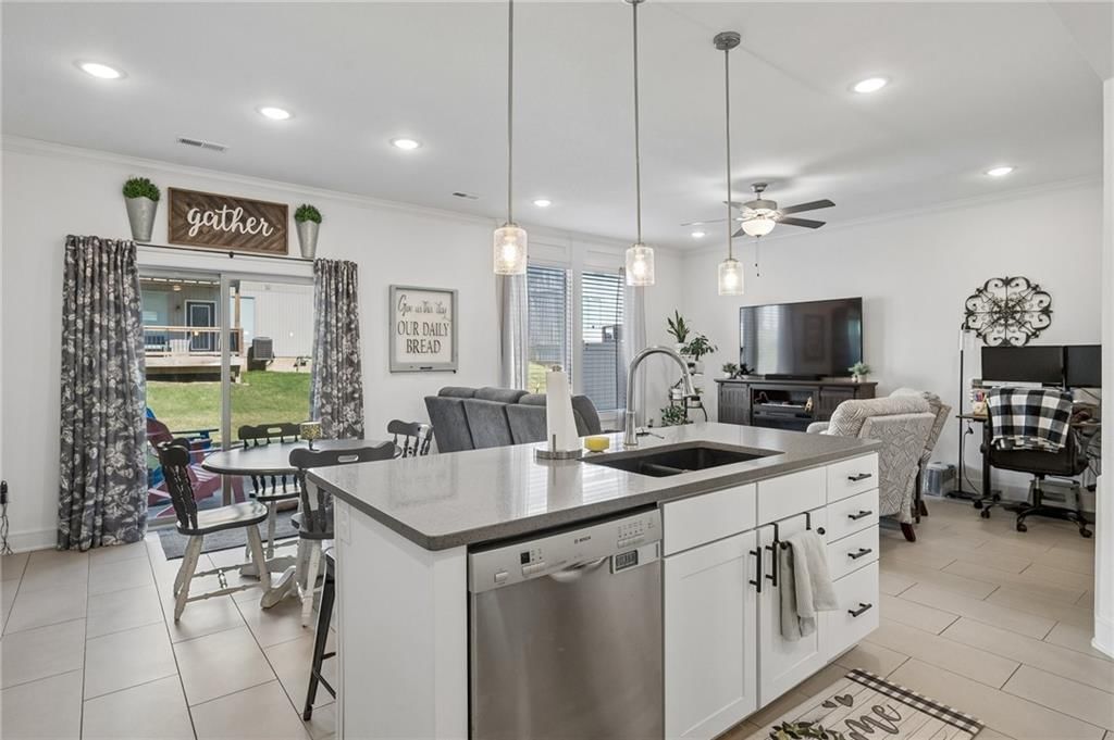 7356 Griffey Street — photo 3