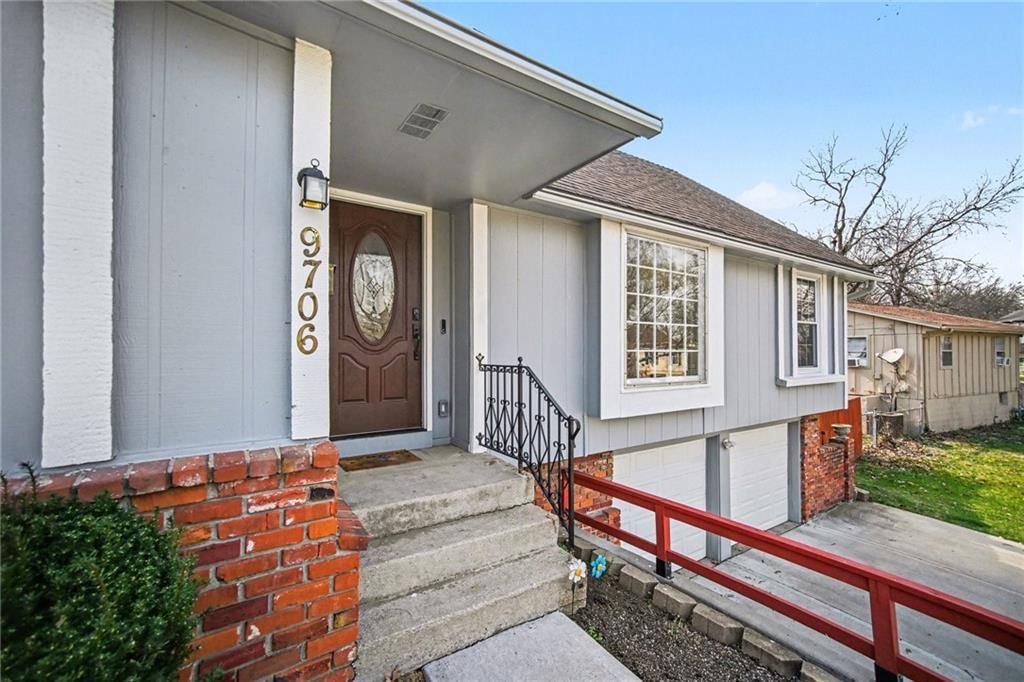 9706 Melrose Drive — photo 4