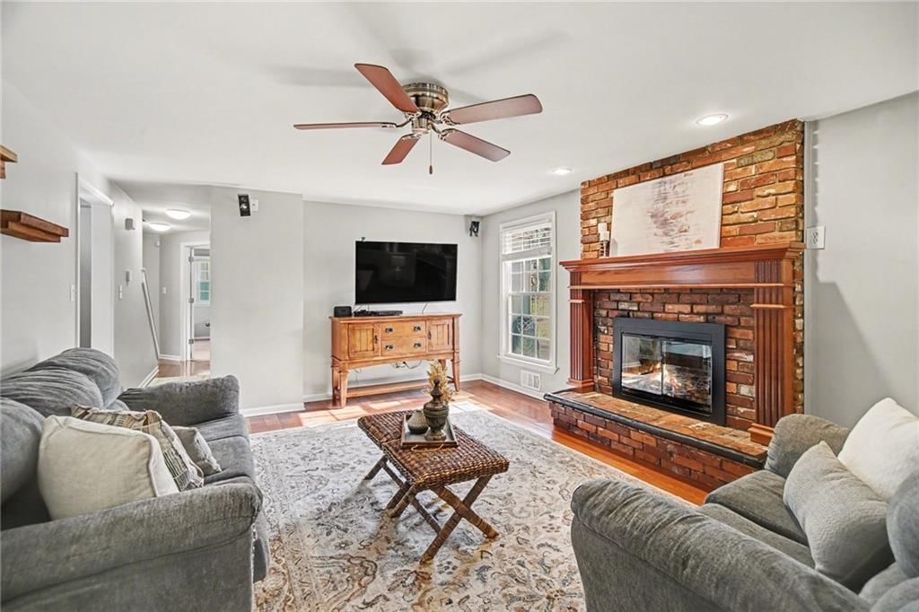 9706 Melrose Drive — photo 9